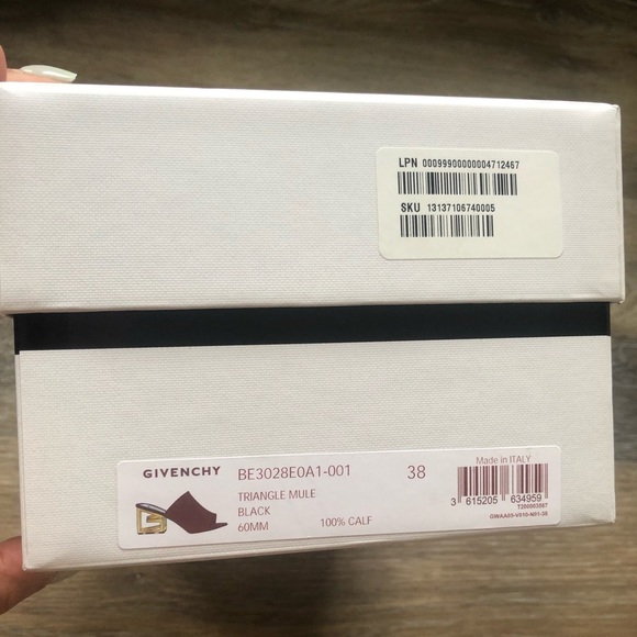 Givenchy triangle mules size 38 100% calf - Picture 14 of 15